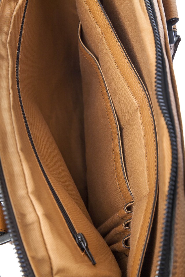 Geanta Tudor Jameson Brown