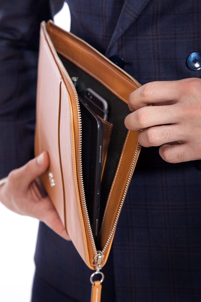 Tablet cover Byron Brown