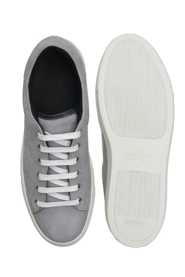 GREY SUEDE TRAINER