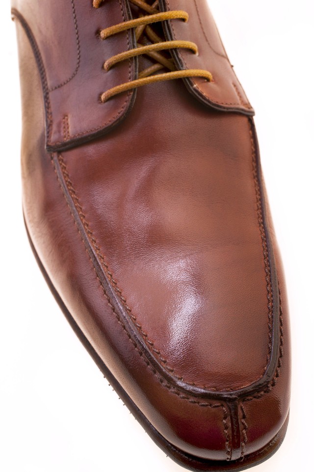 Cognac antique derby shoes