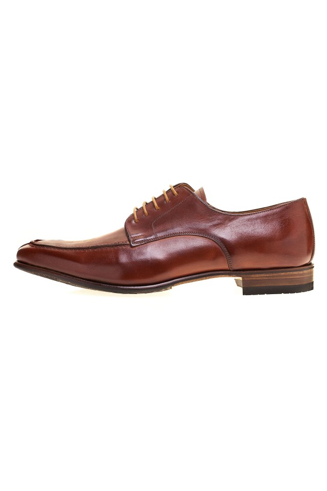 Cognac antique derby shoes